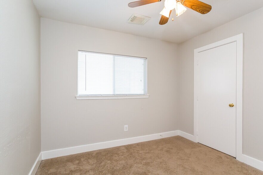 Building Photo - 10202 Farrell Dr