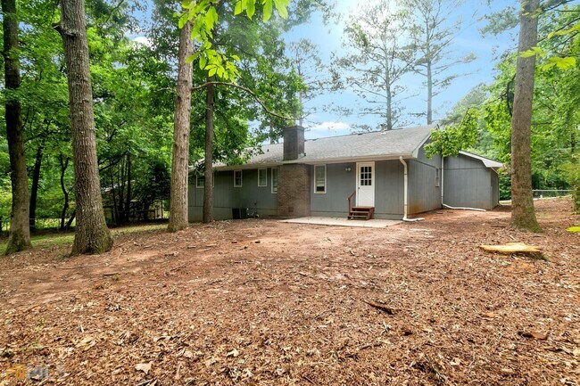 Building Photo - 58 Fair Oaks Dr SE