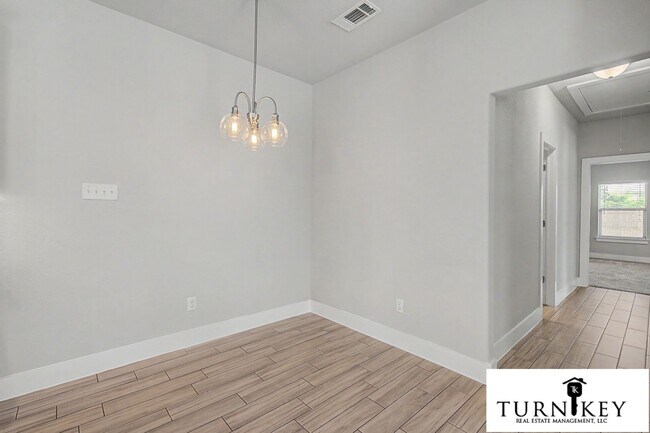 Building Photo - 8037-8039 Arbor