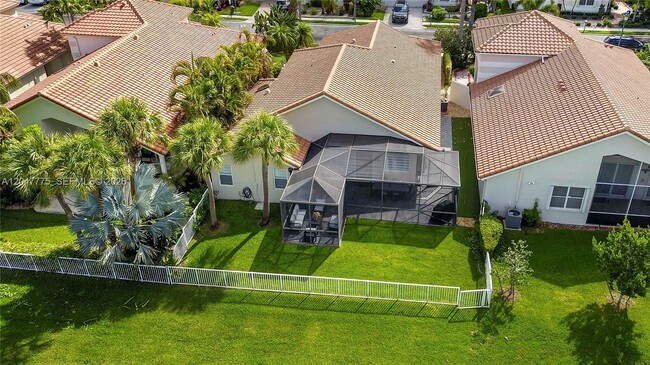 Building Photo - 1530 Lacosta Dr W