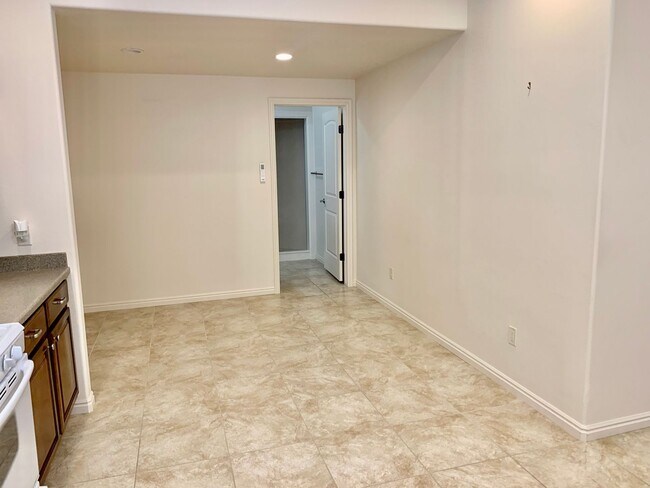 Building Photo - 2276 Greystone Dr