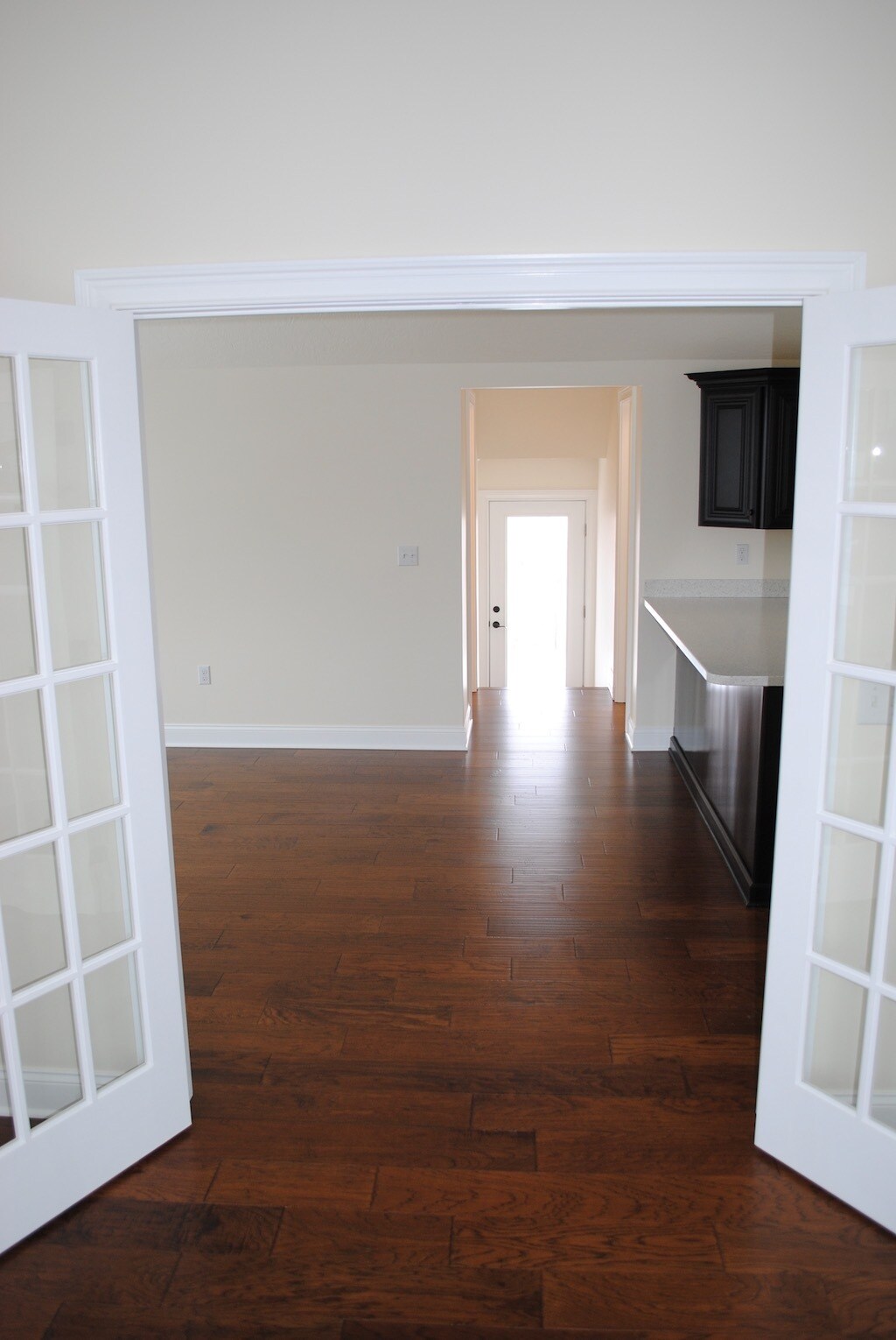 Building Photo - 411 Cardinal Dr