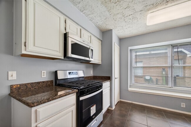 Building Photo - 319 Richvale Ln