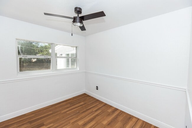 Building Photo - 5508 Meridian Way