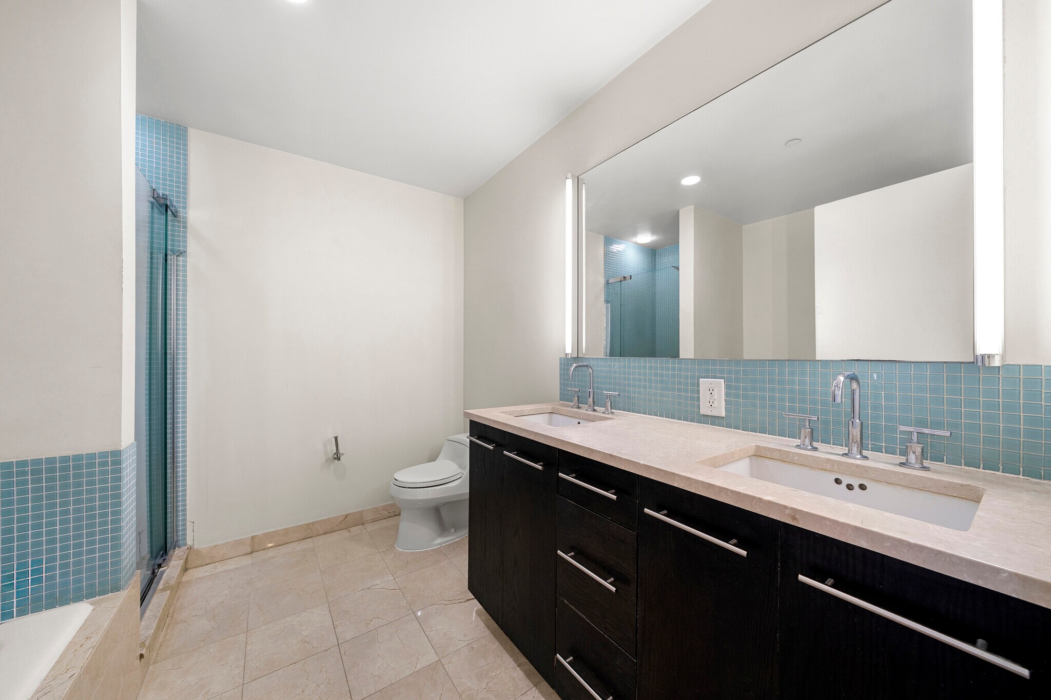 Building Photo - 917 Hudson Park