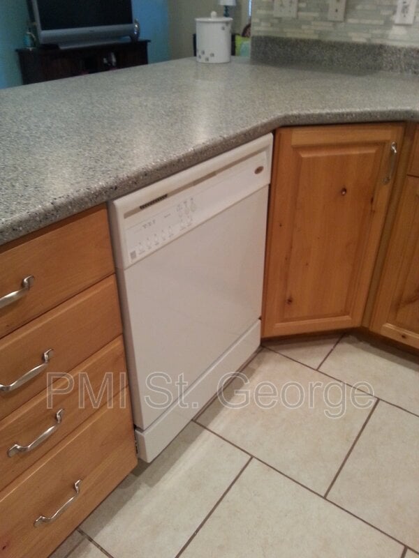 Building Photo - 73 Pheasant Dr