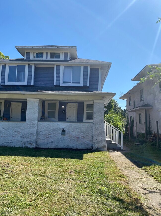 Primary Photo - 3341 N College Ave