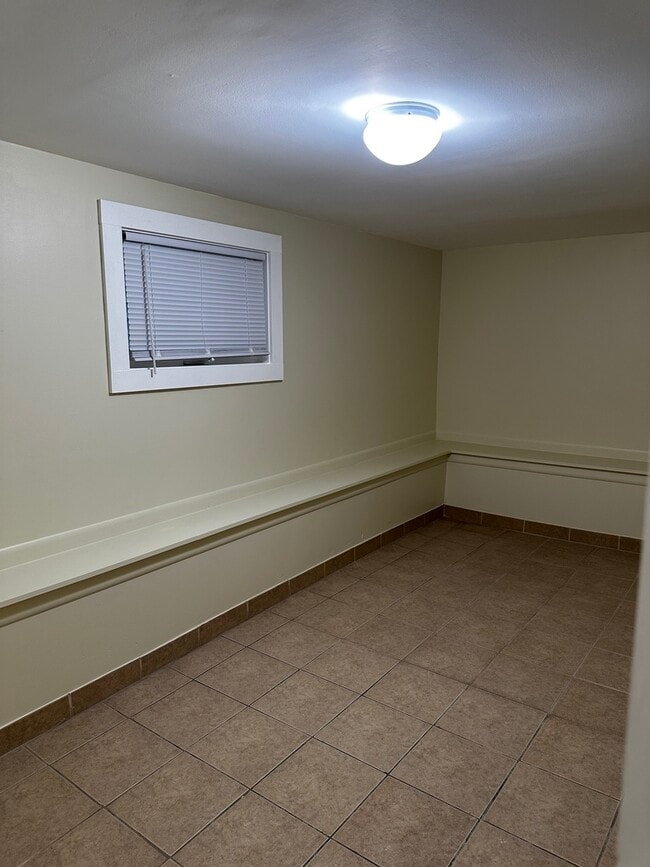 Building Photo - 1414 Kenilworth Ave