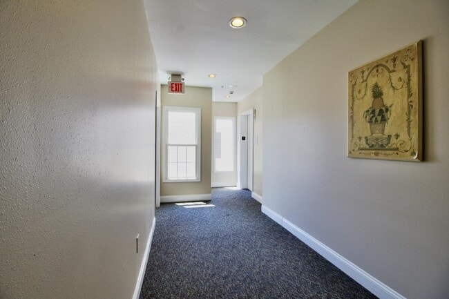 Building Photo - 340 The Promenade