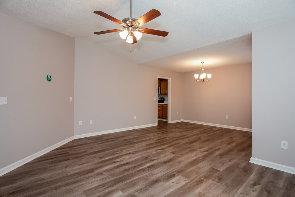 Building Photo - 818 Highlander Ct