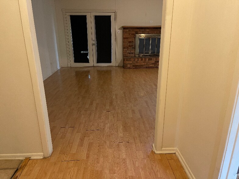 Building Photo - 2111 Scripture St