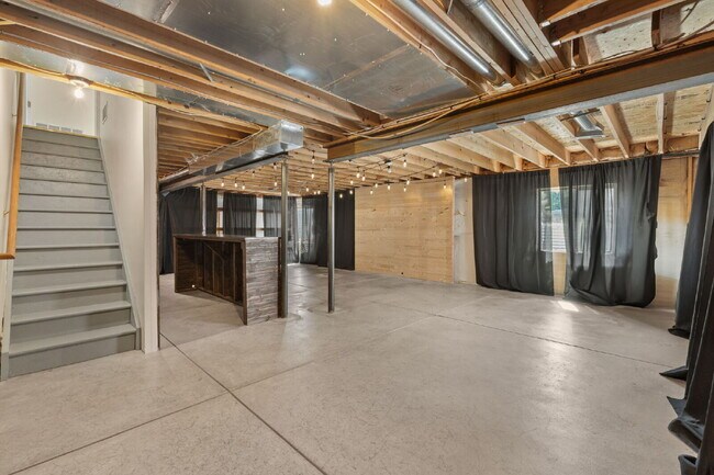Building Photo - Spacious 4BR + Office Home in Pine Creek (...