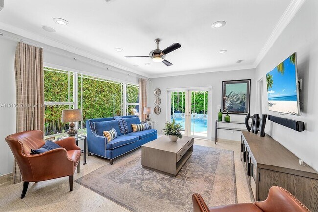 Building Photo - 5915 La Gorce Dr