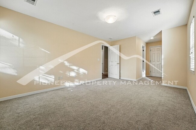 Building Photo - Updated Condo with Central AC and Gas Fireplace