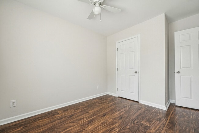 Building Photo - 7811 River Field Dr