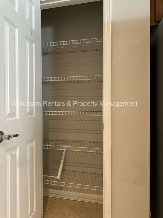 Building Photo - 4240 Metron Dr