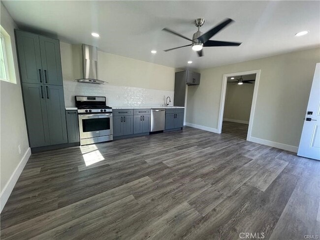 Building Photo - 2155 Summit Ave