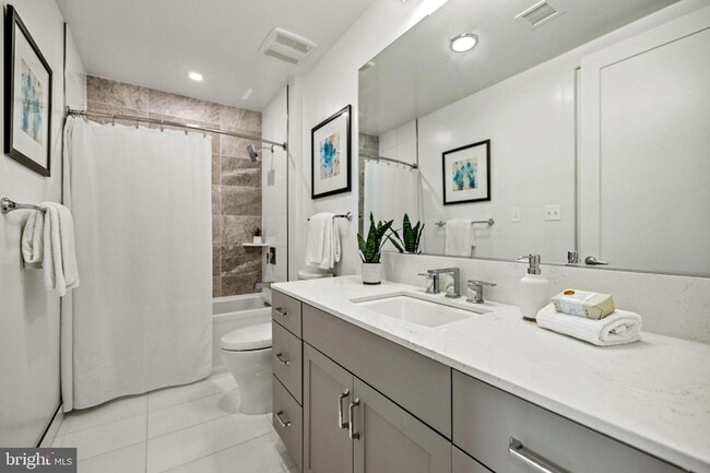 Building Photo - 801 N Fairfax St