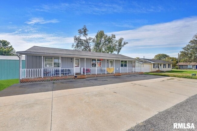 Building Photo - 103 E 2nd St