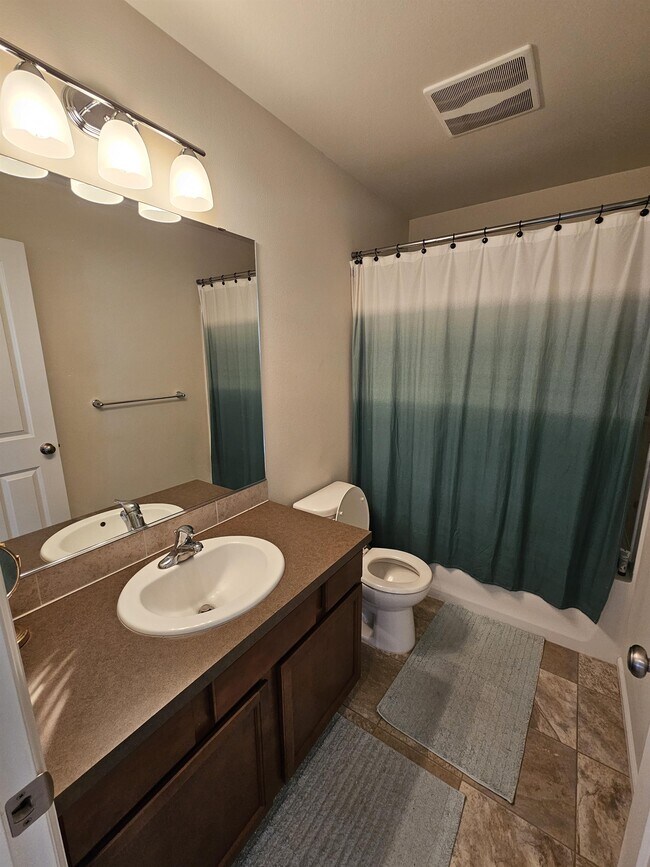 Building Photo - 2417 Fiddleback St NE