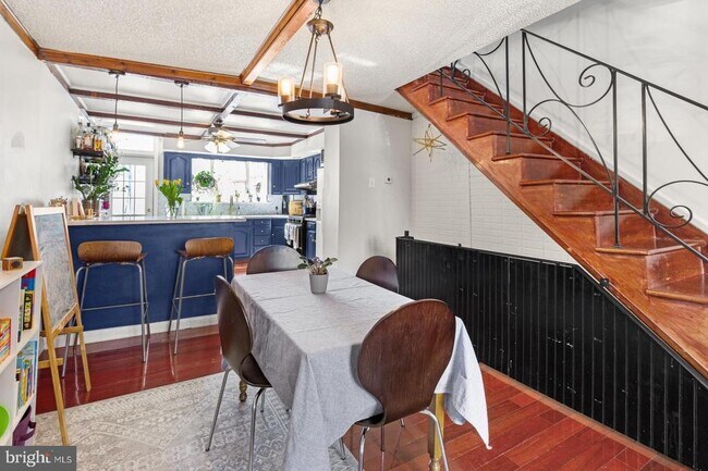 Building Photo - 808 Sears St