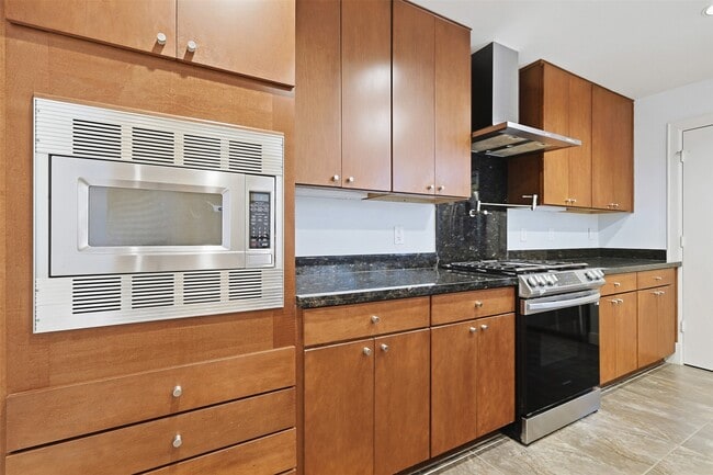 Building Photo - 1719 Welch St