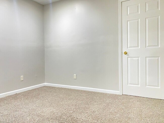 Building Photo - 4420 N 48th St