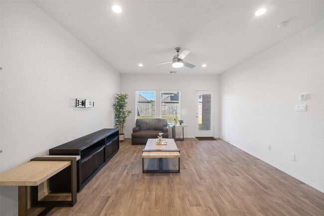 Building Photo - 22250 Palladium Dr