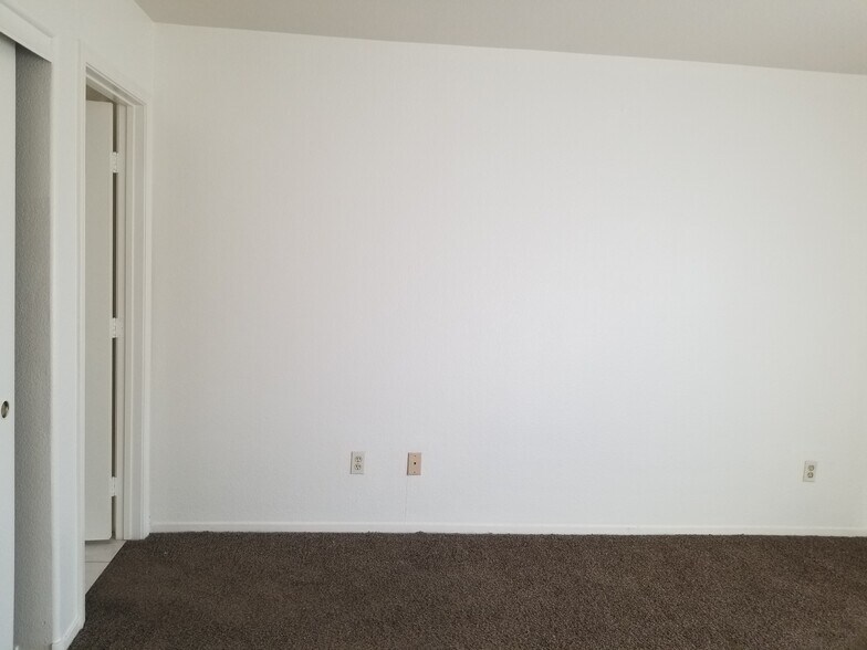 Building Photo - 6109 Crockery St