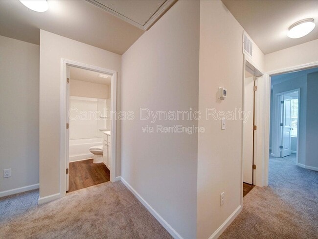 Building Photo - 916 S Battleground Ave