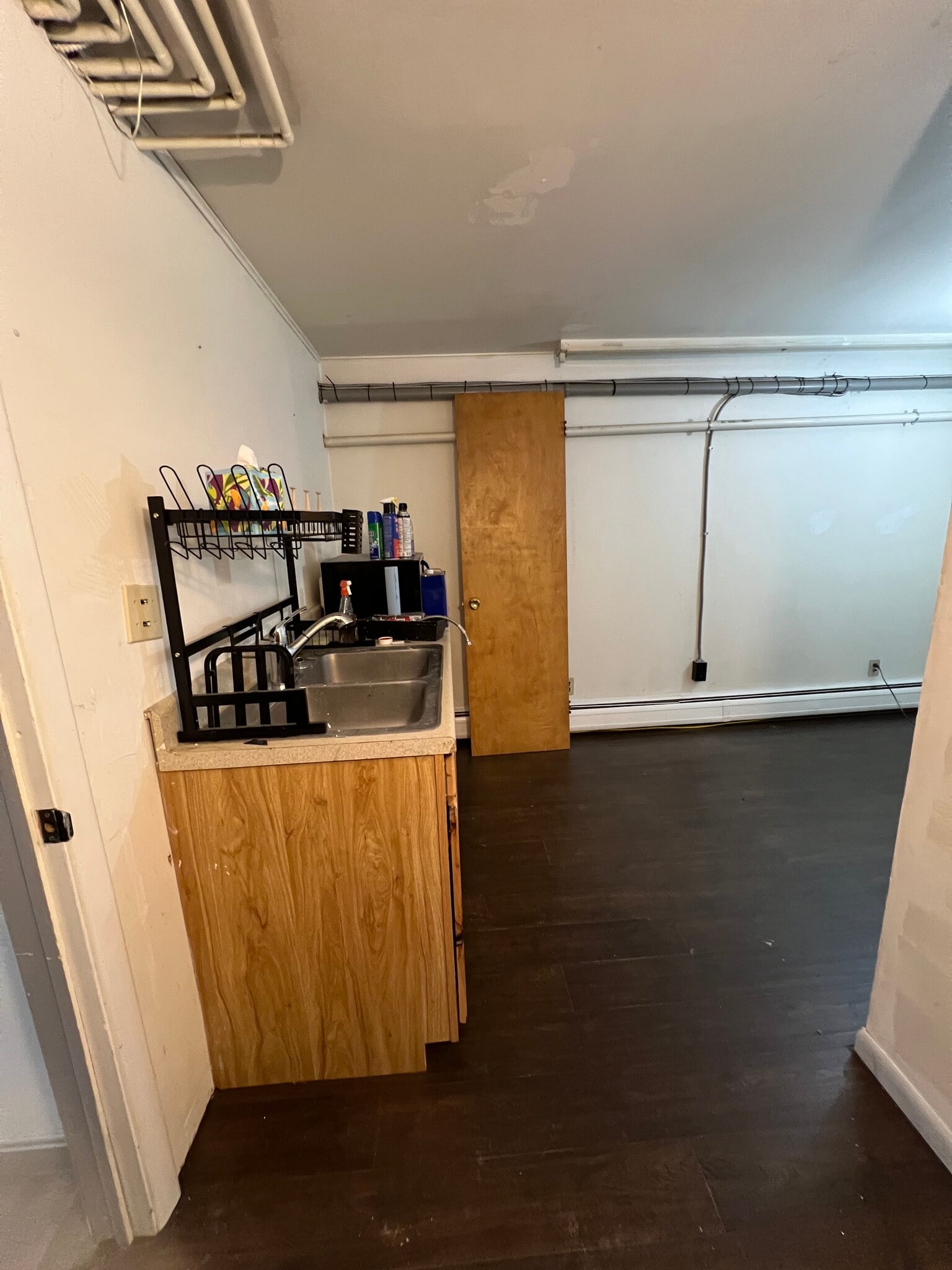 Extra room pic2 Sink - 142 Bunker Hill Cir