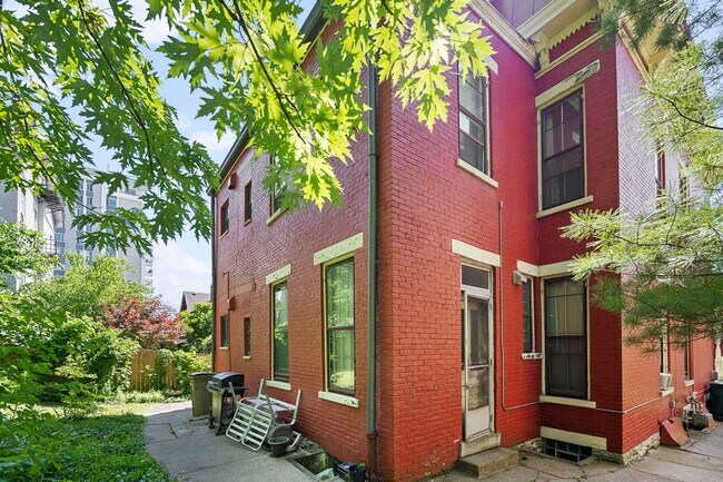 Building Photo - 2412-2414 Salutaris Avenue