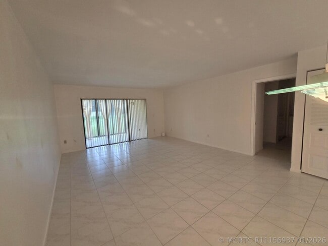 Building Photo - 9187 Norte Lago