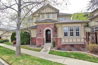 Building Photo - Patio Home in Downtown Eagle!