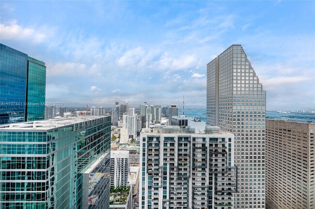 Building Photo - 300 Biscayne Blvd Way