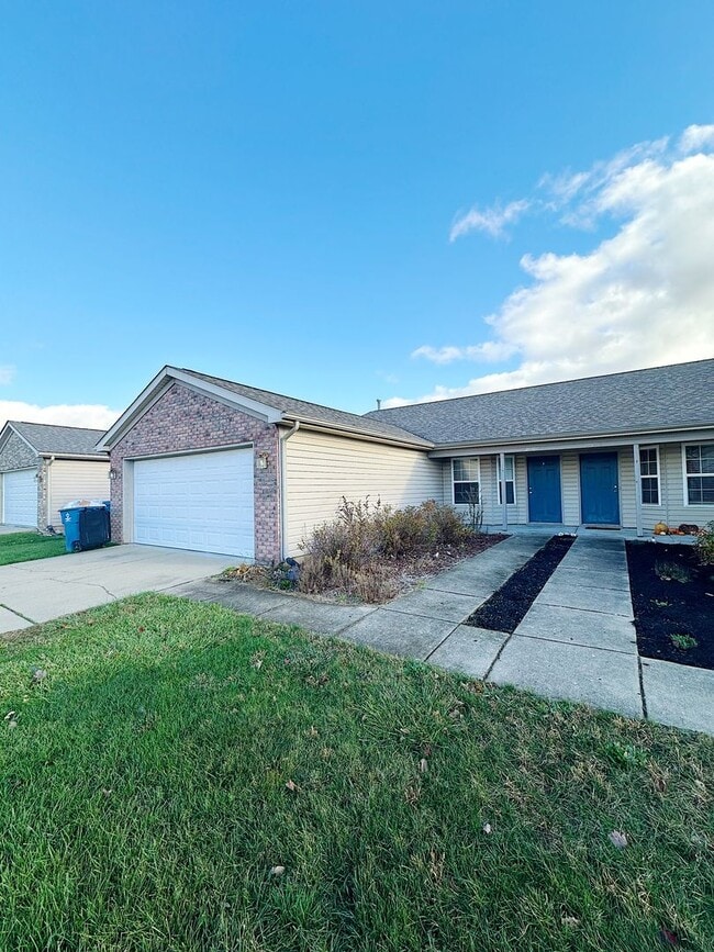 Building Photo - STUNNING Pond Views in this 2-Bed, 2-Bath Duplex