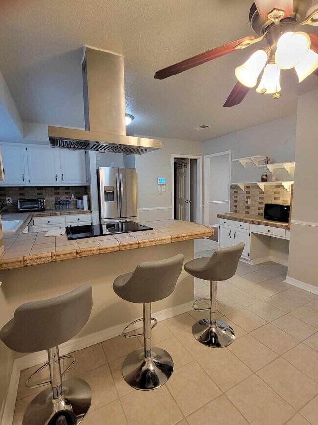 Building Photo - 2589 Santa Rosa Cove