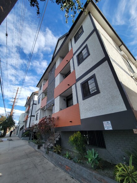 Building Photo - 4124 N Eagle Rock Blvd