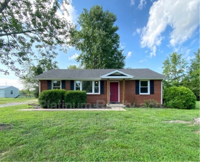 2968 Old Sango Rd 2968 Old Sango Rd Clarksville TN 37043 Apartment