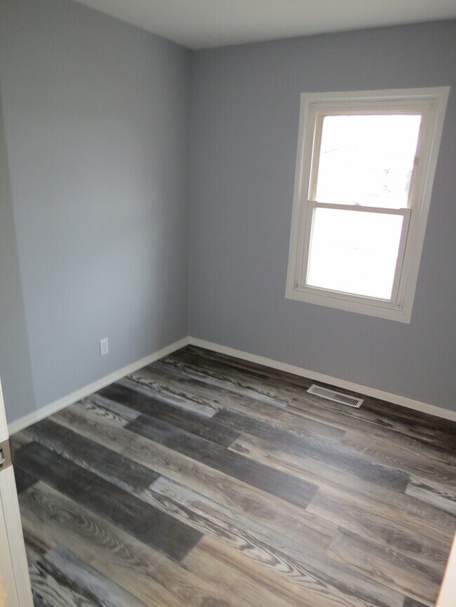 Building Photo - 2664 Shelly Dr