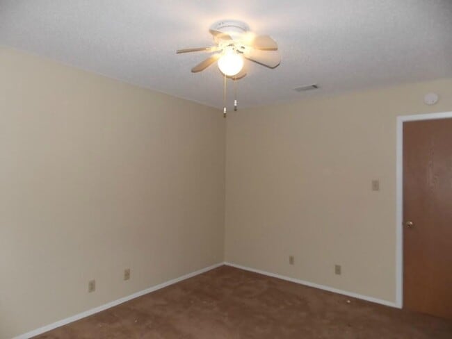 Building Photo - 8104 Dunn St