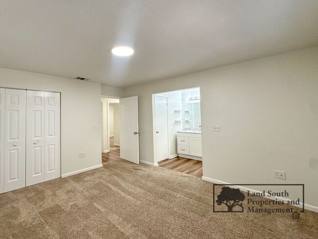 Building Photo - 4508 S Remington Rd