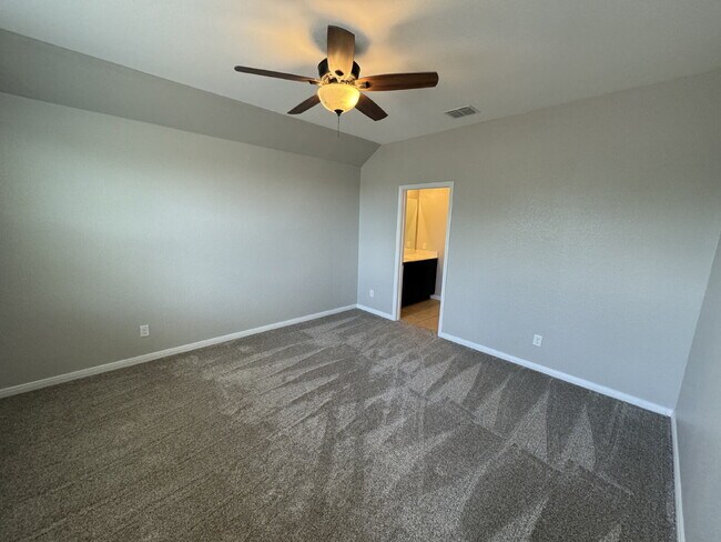 Building Photo - 3-bed 2-bath 2-car garage in Magnolia Spri...
