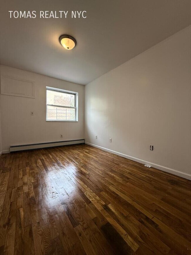 Building Photo - 793 Jennings St