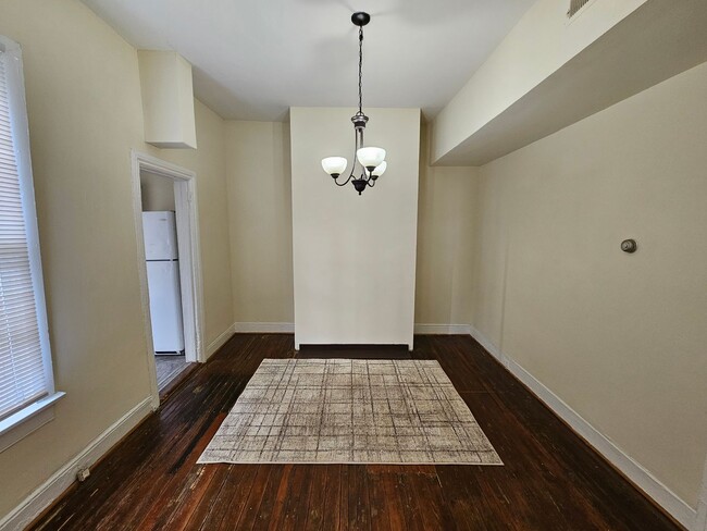 Building Photo - 2BR/1BA Rowhouse In Church Hill - Chimbora...