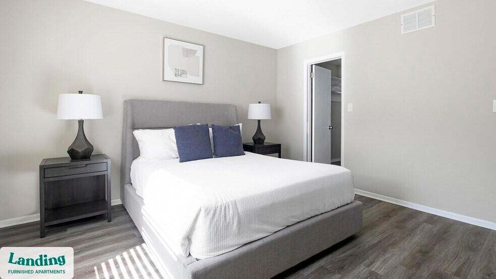 Building Photo - 3450 Manor Dr