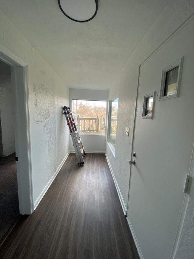 Building Photo - 919 Manton Wy