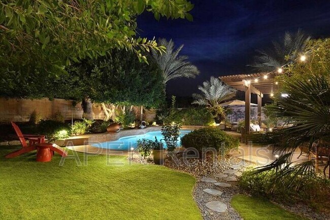 Building Photo - 79150 Ocotillo Dr