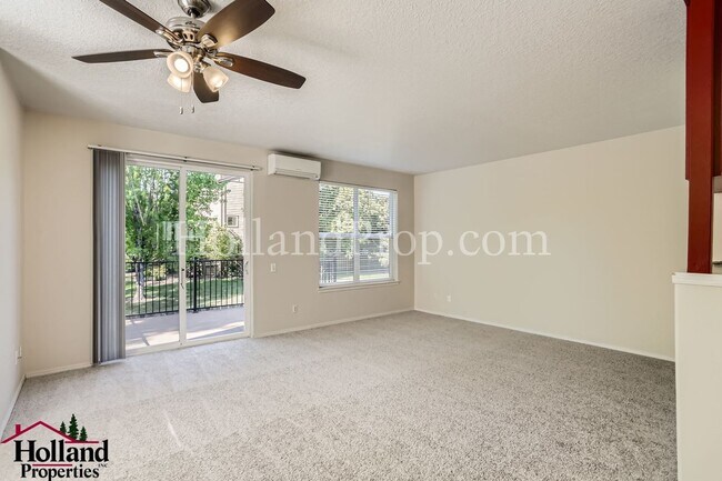 Building Photo - Beautiful End-Unit Townhome with 3 Bedrooms, 3 Full Baths & Private Outdoor Living