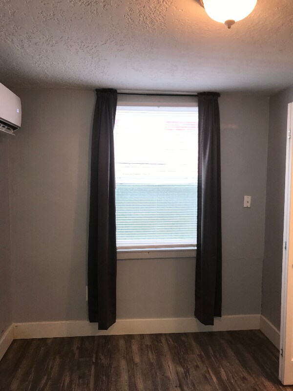 Building Photo - 3255 Ogden Ave